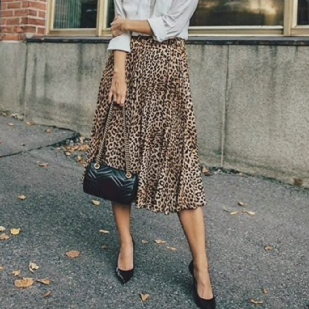 Cheetah Print Pleated Midi Skirt w/Drawstring - Picture 4 of 10